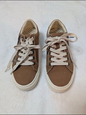 Taos Footwear Brown Canvas Low-Top Sneakers with Cream Laces